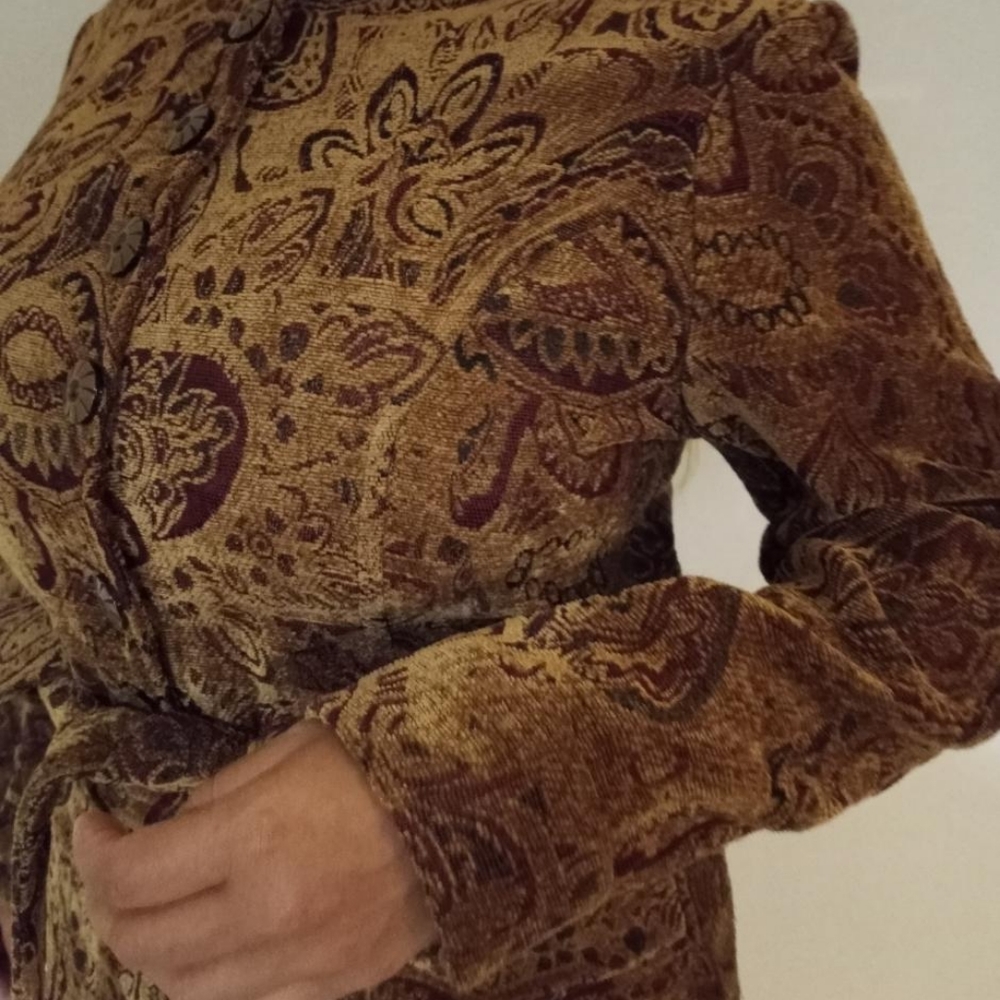 Vintage flashback tapestry long coat with belt